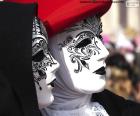 Klassieke witte Venetiaanse maskers